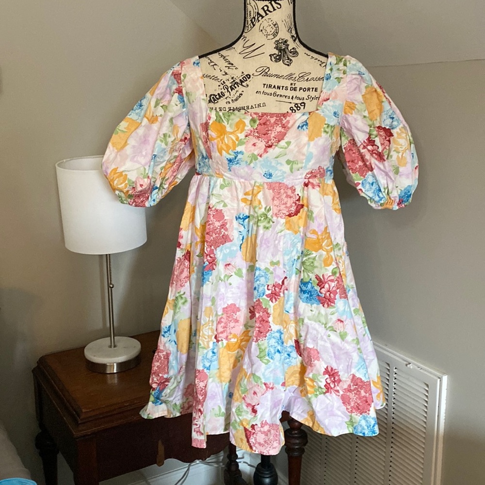 Buddy Love Beautiful floral shirt dress with puffy sleeves.